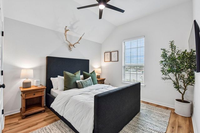 330 Bay Breeze DR, Kyle, TX 78640
