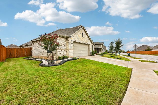 330 Bay Breeze DR, Kyle, TX 78640