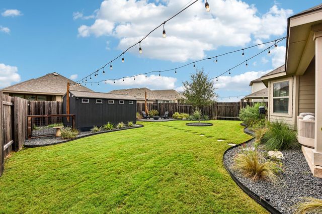 330 Bay Breeze DR, Kyle, TX 78640