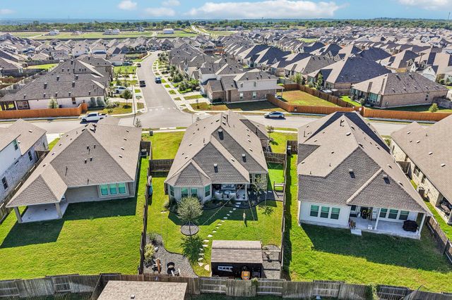 330 Bay Breeze DR, Kyle, TX 78640