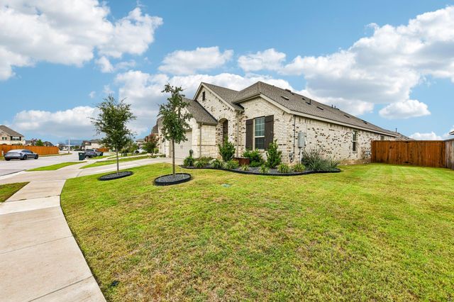 330 Bay Breeze DR, Kyle, TX 78640