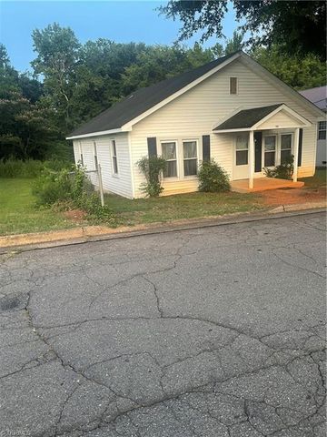 910 Dixie Street, Lexington, NC 27292