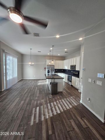 901 S SMITH Road 1001, Tempe, AZ 85281