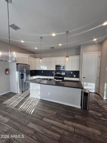901 S SMITH Road 1001, Tempe, AZ 85281