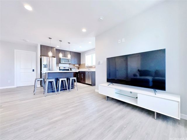 1657 Alaneo Street B, Honolulu, HI 96817