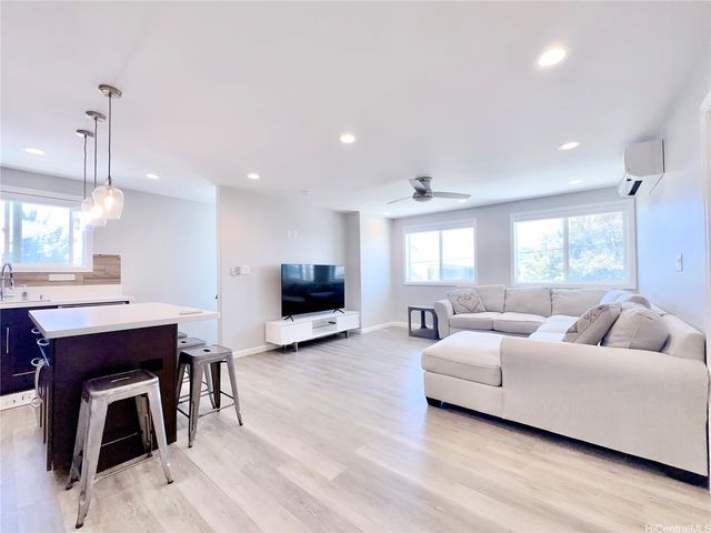 1657 Alaneo Street B, Honolulu, HI 96817