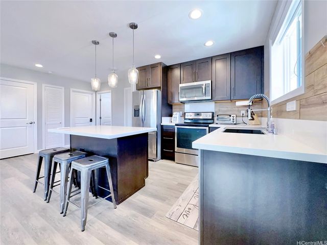 1657 Alaneo Street B, Honolulu, HI 96817