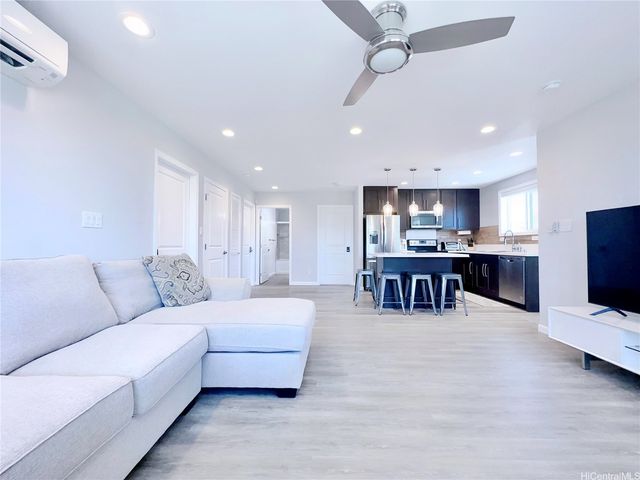 1657 Alaneo Street B, Honolulu, HI 96817