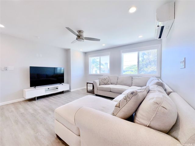 1657 Alaneo Street B, Honolulu, HI 96817