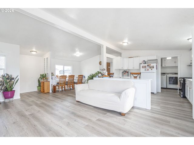 5032 COPPER CREEK Loop, Salem, OR 97305