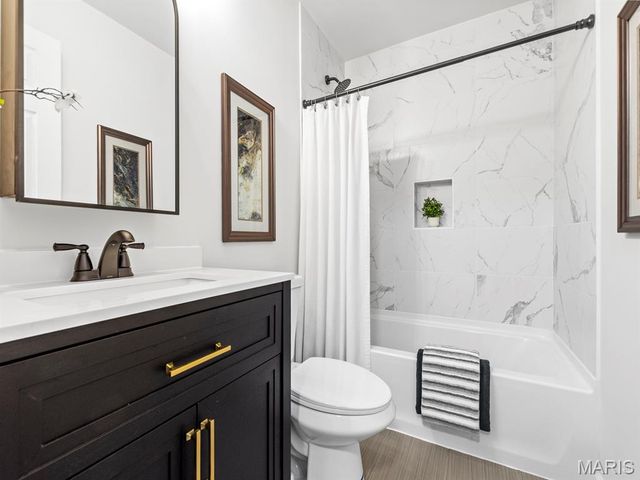 2 Derby Lane, St Peters, MO 63376