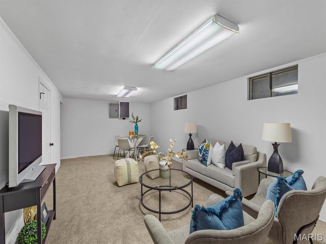 2 Derby Lane, St Peters, MO 63376