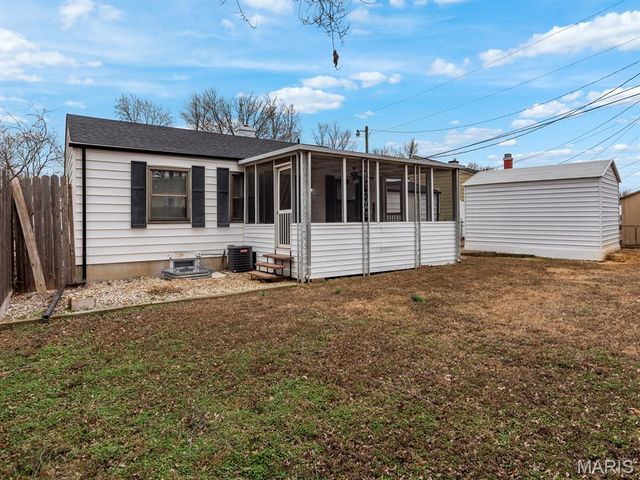 2 Derby Lane, St Peters, MO 63376