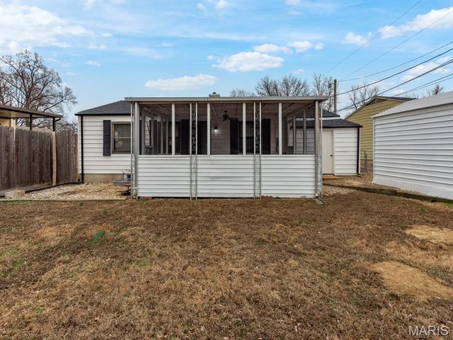 2 Derby Lane, St Peters, MO 63376