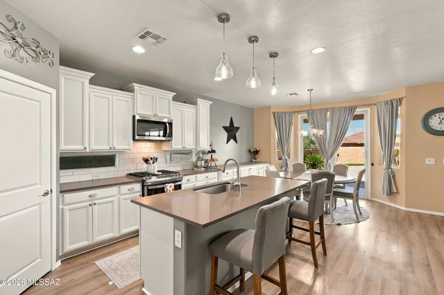 14247 E Axle Drive, Vail, AZ 85641