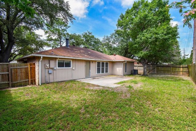 13430 Piney Oaks Drive, Houston, TX 77065