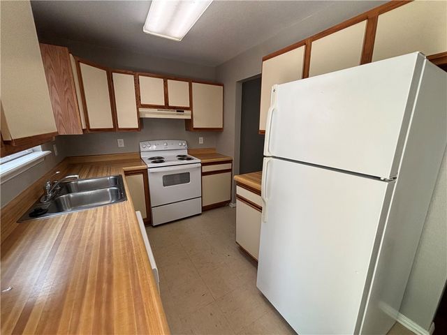 1368 S Sequoyah Court, Fayetteville, AR 72701