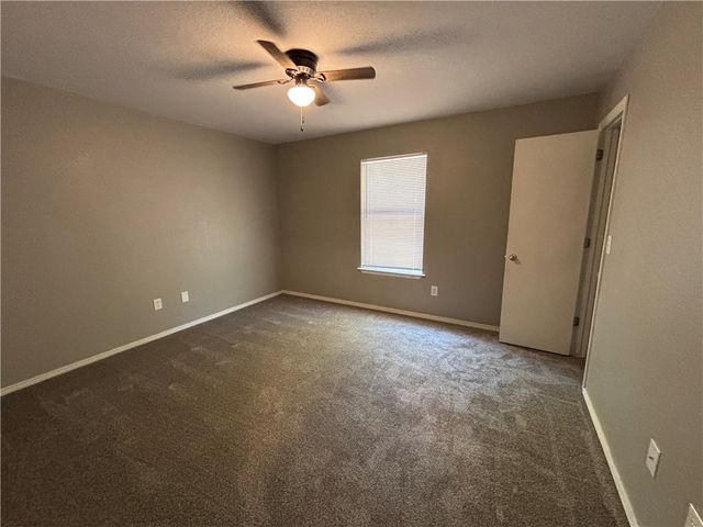 1368 S Sequoyah Court, Fayetteville, AR 72701