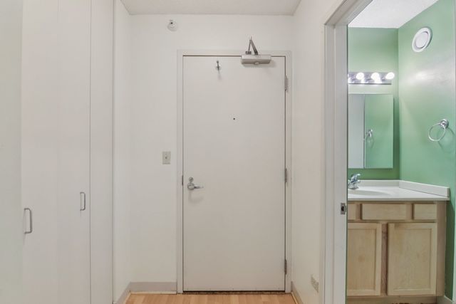 222 N Columbus Drive 711, Chicago, IL 60601