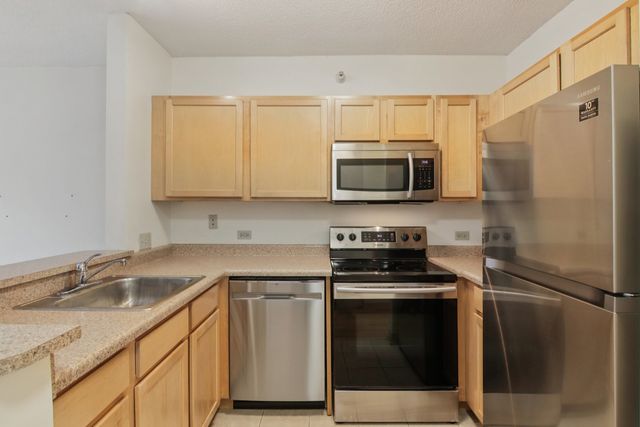 222 N Columbus Drive 711, Chicago, IL 60601