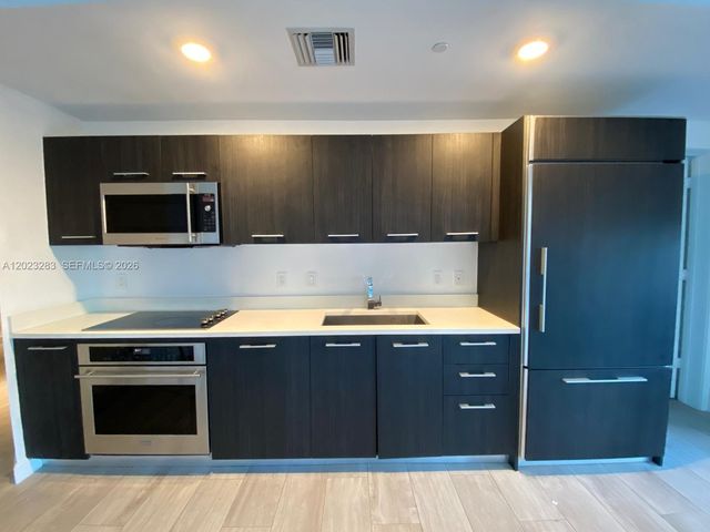 55 SW 9th St 1503, Miami, FL 33130