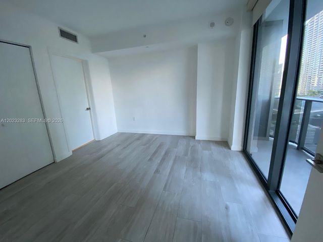 55 SW 9th St 1503, Miami, FL 33130