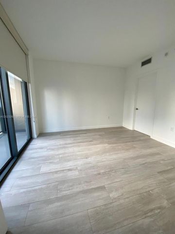 55 SW 9th St 1503, Miami, FL 33130