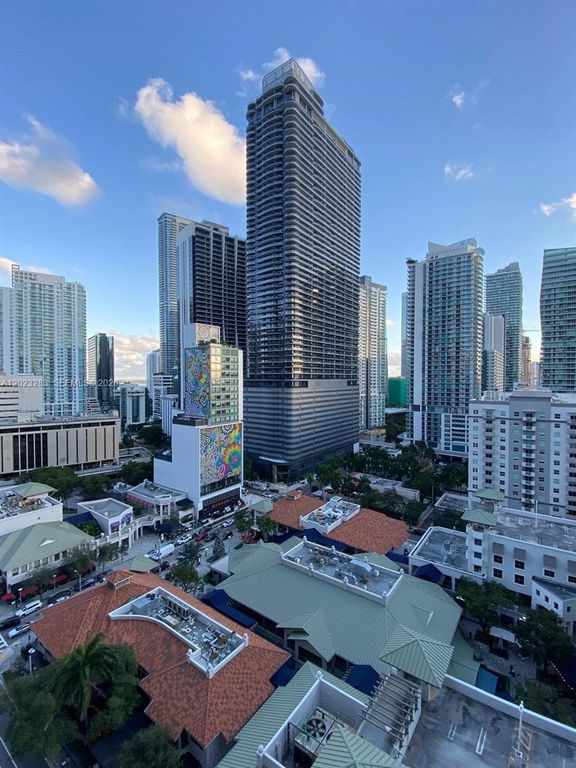 55 SW 9th St 1503, Miami, FL 33130