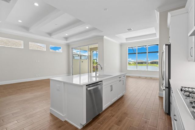 9404 SW Pinnacle Place, Port St. Lucie, FL 34987