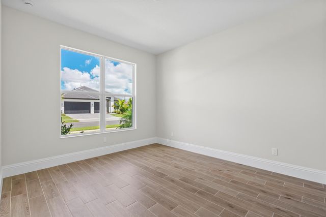 9404 SW Pinnacle Place, Port St. Lucie, FL 34987