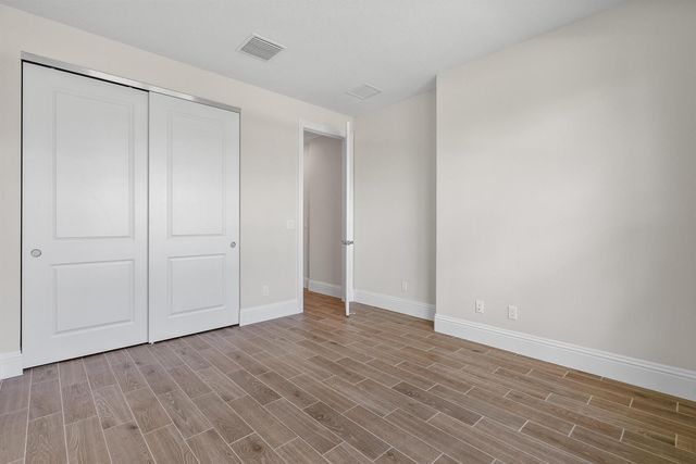 9404 SW Pinnacle Place, Port St. Lucie, FL 34987