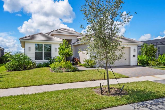 9404 SW Pinnacle Place, Port St. Lucie, FL 34987