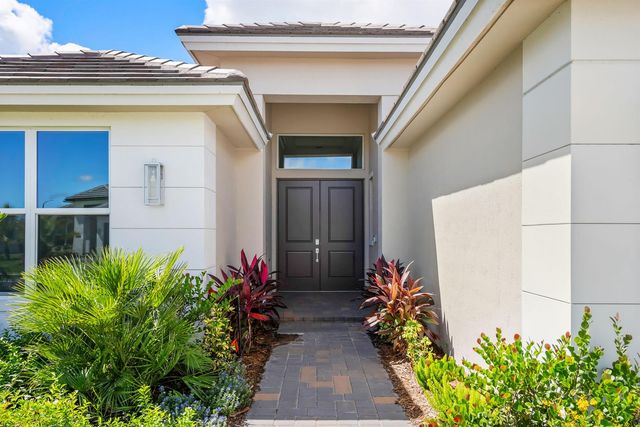 9404 SW Pinnacle Place, Port St. Lucie, FL 34987