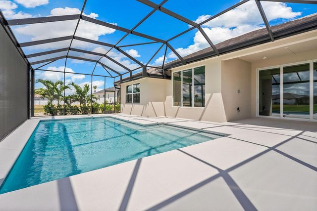 9404 SW Pinnacle Place, Port St. Lucie, FL 34987