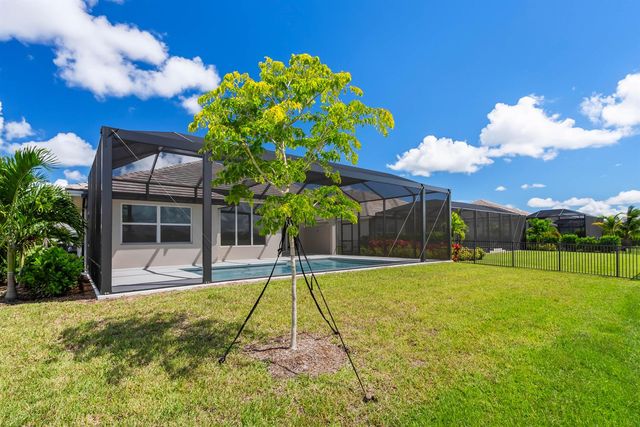 9404 SW Pinnacle Place, Port St. Lucie, FL 34987