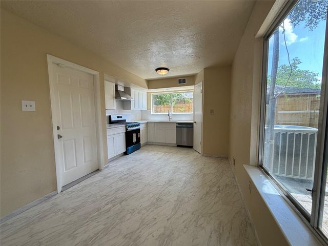 3022 Sherborne Street, Pearland, TX 77584