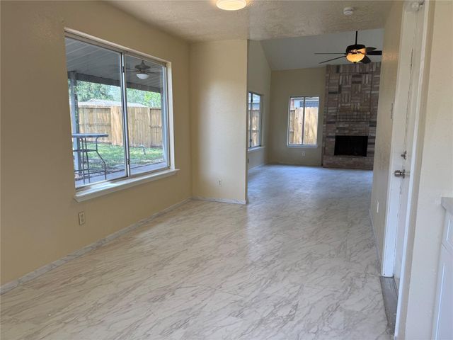3022 Sherborne Street, Pearland, TX 77584
