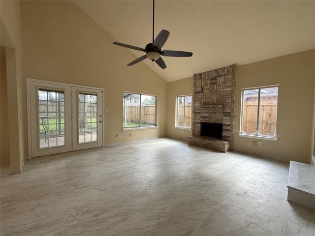3022 Sherborne Street, Pearland, TX 77584