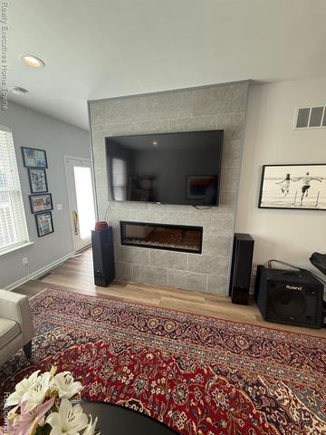 4931 Treeside Lane, Troy, MI 48098