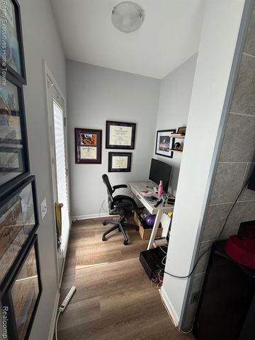 4931 Treeside Lane, Troy, MI 48098