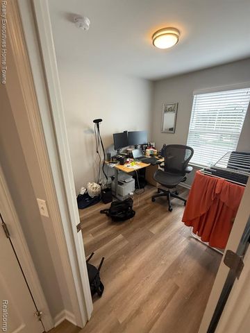 4931 Treeside Lane, Troy, MI 48098