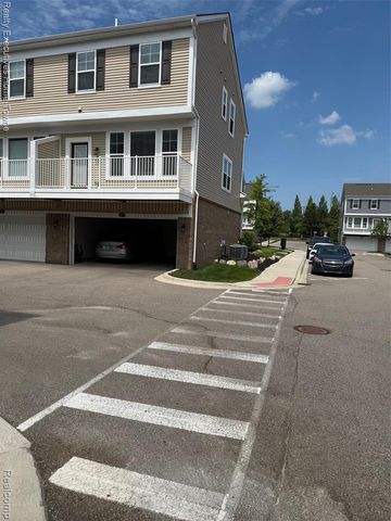 4931 Treeside Lane, Troy, MI 48098