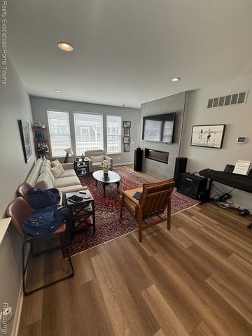 4931 Treeside Lane, Troy, MI 48098