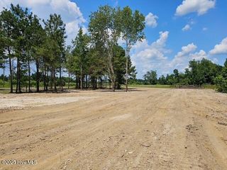 210 Memory Lane, Burgaw, NC 28425