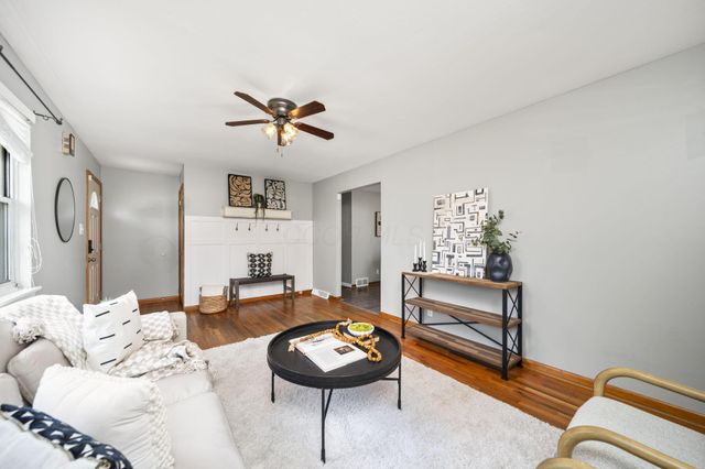 53 E Hocking Street, Canal Winchester, OH 43110