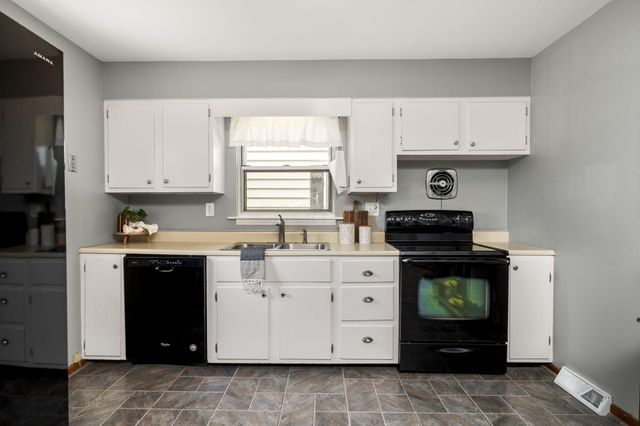 53 E Hocking Street, Canal Winchester, OH 43110