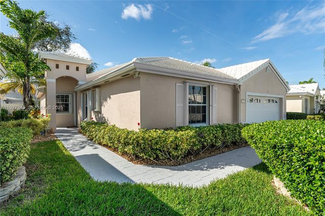15230 Wilshire Way, Pembroke Pines, FL 33027