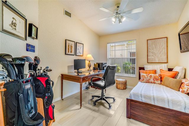 15230 Wilshire Way, Pembroke Pines, FL 33027