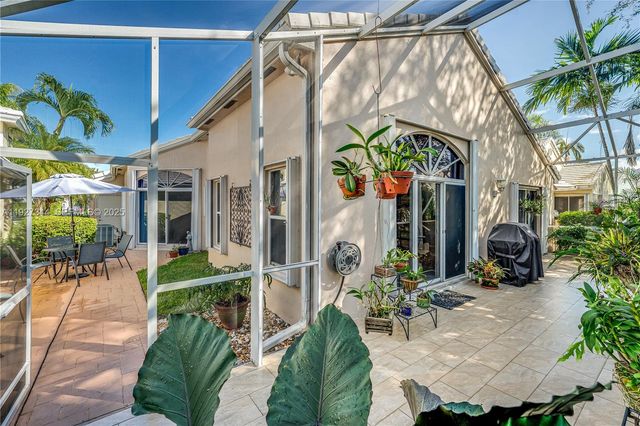 15230 Wilshire Way, Pembroke Pines, FL 33027