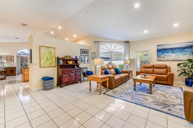 15230 Wilshire Way, Pembroke Pines, FL 33027